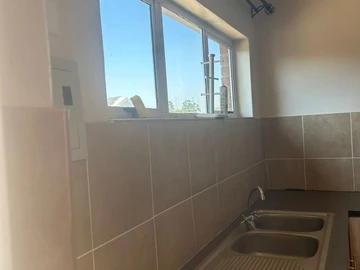 3 Bedroom Flat & Apartment