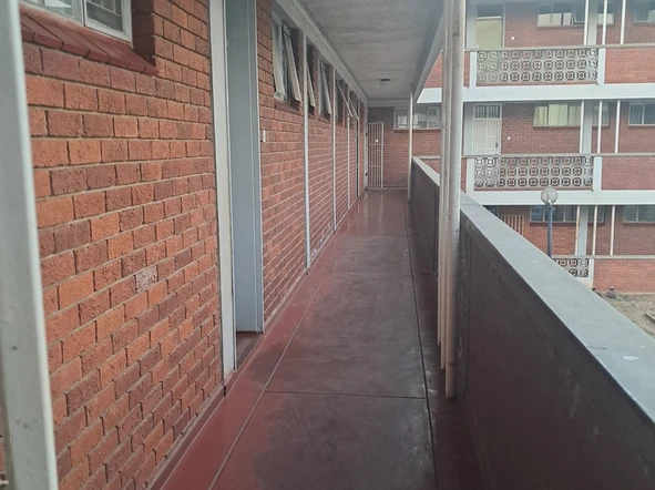 2 Bedroom Flat & Apartment