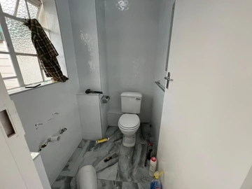 2 Bedroom Flat & Apartment