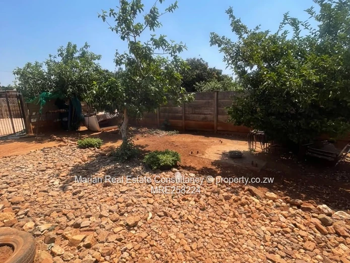 4 Room House Nketa 9, For Sale