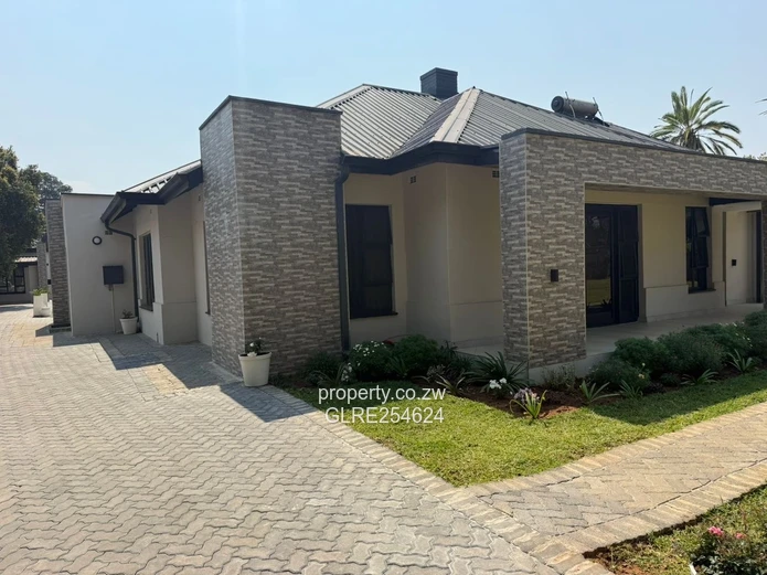 Modern Milton Park Office with Training Room, Pool & Borehole