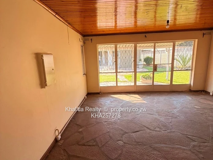 Eastlea Commercial property for rent 