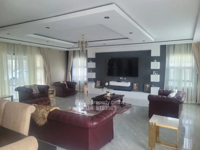 5 Bed Houses for Sale in Greencroft TMPS183561