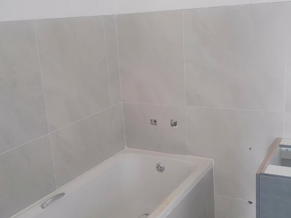 2 Bedroom Flat & Apartment