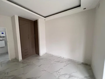 3 Bedroom Flat & Apartment