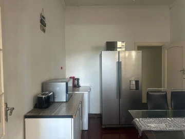 2 Bedroom Flat & Apartment