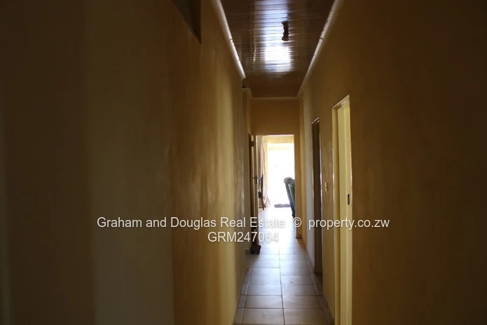 Kadoma Sabona bona plot for sale