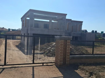 6 Bedroom House