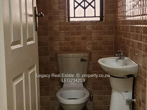 Norton Galloway Spacious Property on 3,420sqm