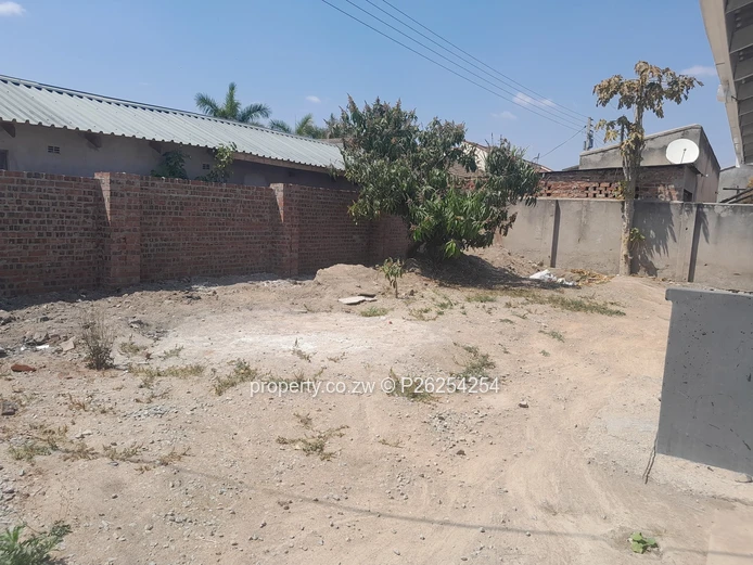 A four bedroomed house for sale in Mainway Meadows, Waterfalls in Harares