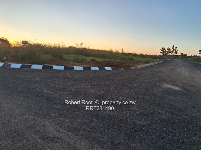 Athleney Estate, Ruwa Stands: USD 23,500