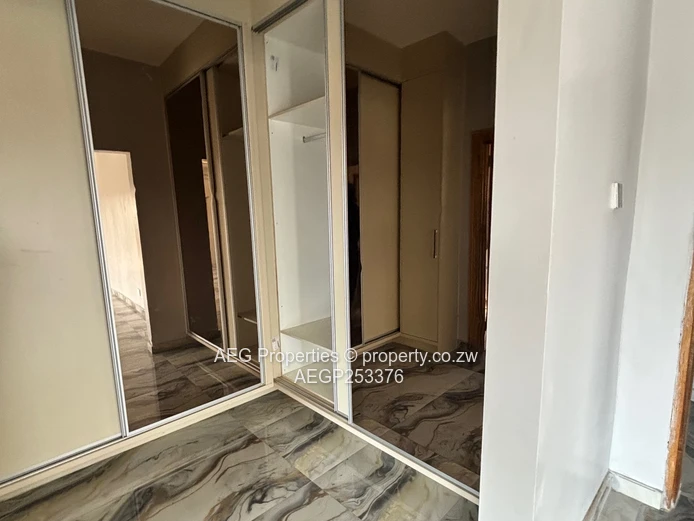 6 Bed House To Rent In Gletwyn 