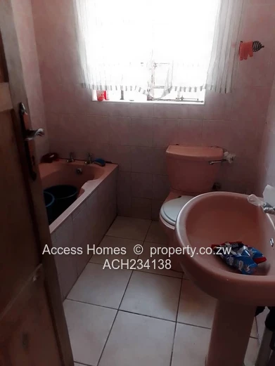 Zimre Park house for Sale