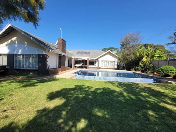 Well Loved Spacious Family Home in A Remarkable Neighbourhood