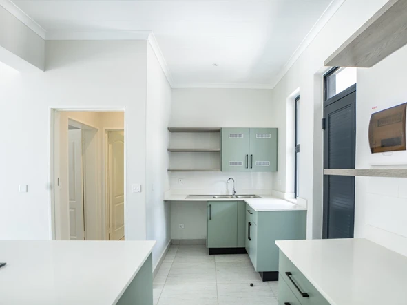 2 Bedroom Flat & Apartment