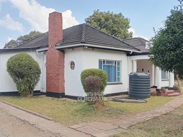Renovator's 4-Bed Eastlea Home on 1300 m² with Pool & Borehole