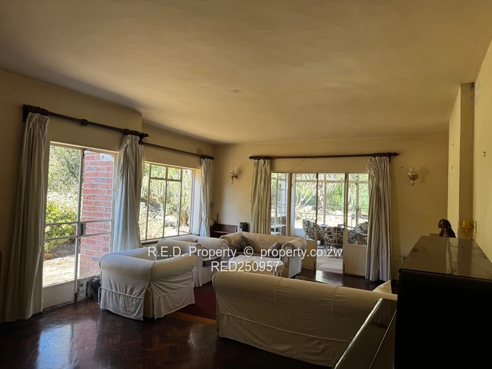 Double-Storey Family Living in Hillside!