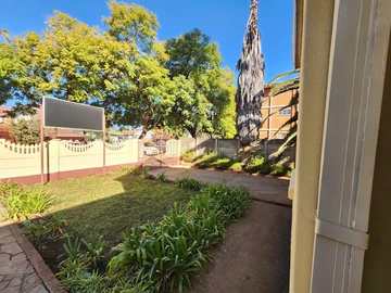 3 Bedroom Flat & Apartment