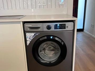 2 Bedroom Flat & Apartment