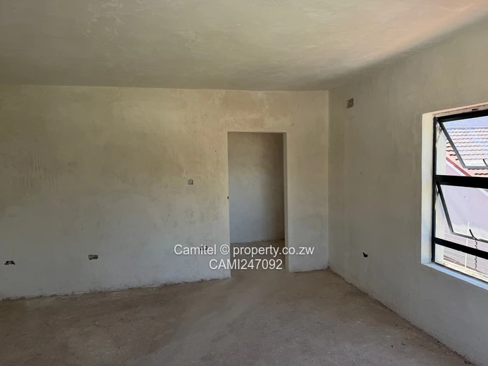 Borrowdale West:7-Bed Home with Borehole & Bright Plastered Interiors, Borrowdale West