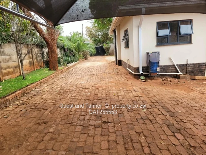 Hillside – Four Ensuite Bedrooms with Multiple Cottages