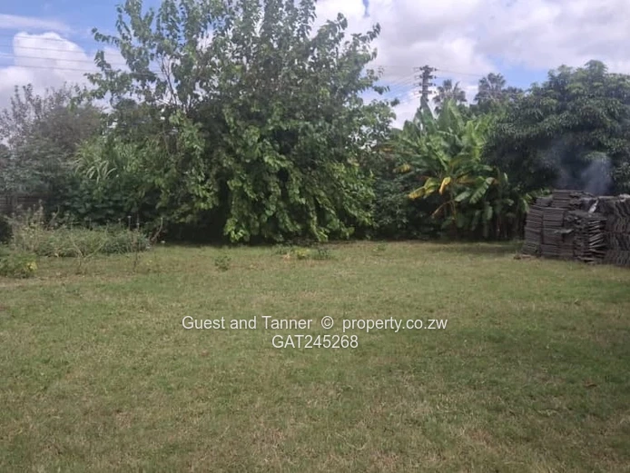  6-Bedroom House For Sale In Old Marlborough