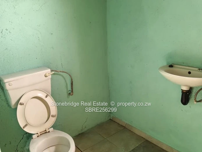 1 Big Room in Queenspark To Rent