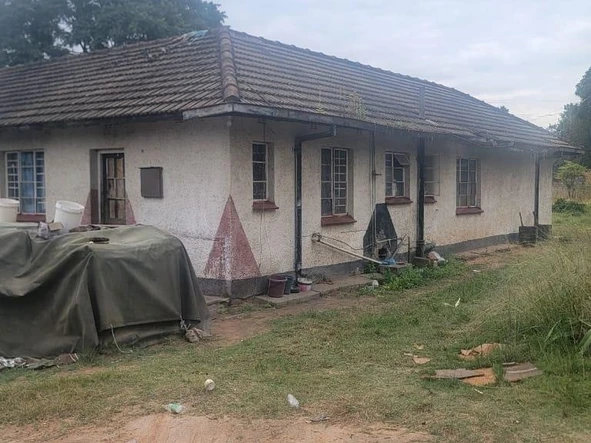 4-Bedroom Home on 9850 sqm in Waterfalls, Harare!