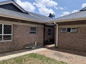 2 Bedroom Garden Flat