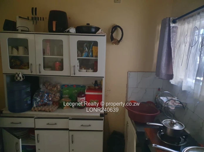 **Spacious 2-Bedroom Flat for Rent in Chitungwiza with Borehole** (Sole Mandate)