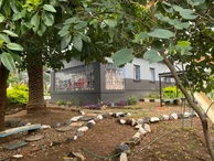 Modern Living in Morningside-4 beds + Cottage + Outdoor Entertaining
