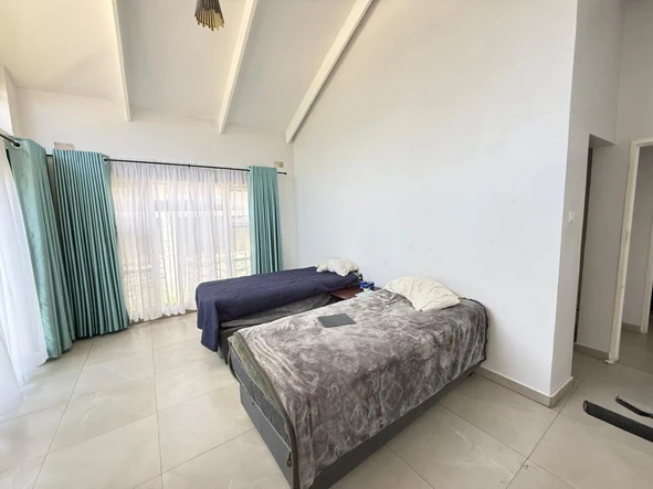 3 Bedroom Flat & Apartment