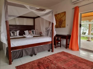 Hotel & Lodge