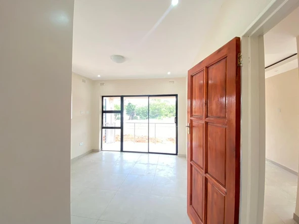 4 Bedroom Flat & Apartment