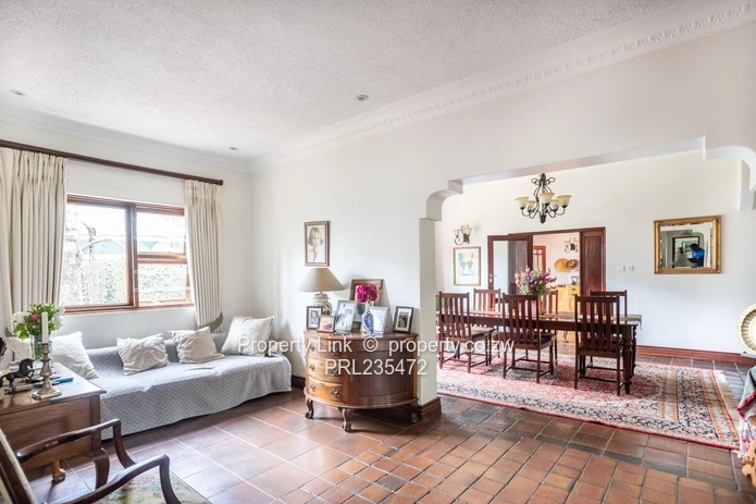 Absolutely Stunning Home Plus Cottage & Borehole (Sole Mandate)