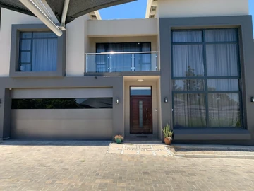 4-Bedroom Apartment with Borehole For Sale in Highlands, Harare North