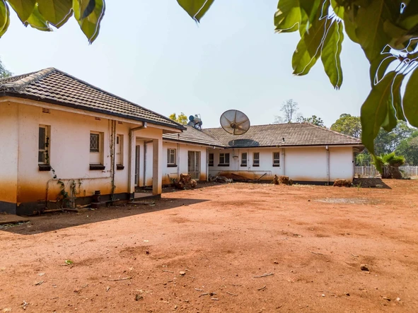 6 Bedroom House