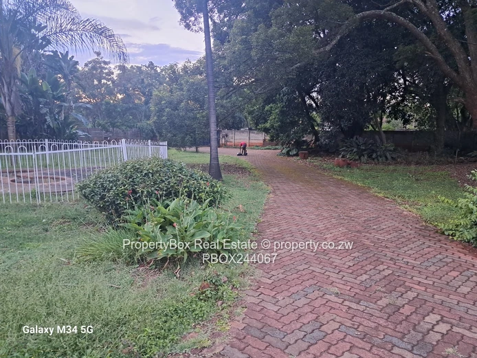 Greendale Near Kamfinsa Shops House For Sale!