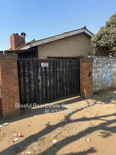 budiriro 4 house for rent (Sole Mandate)