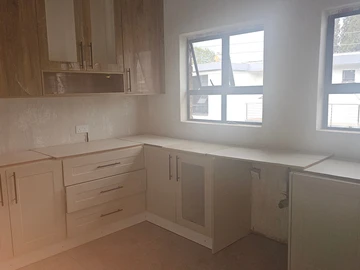 3 Bedroom Flat & Apartment