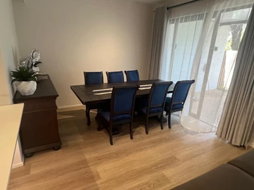 3 Bedroom Flat & Apartment