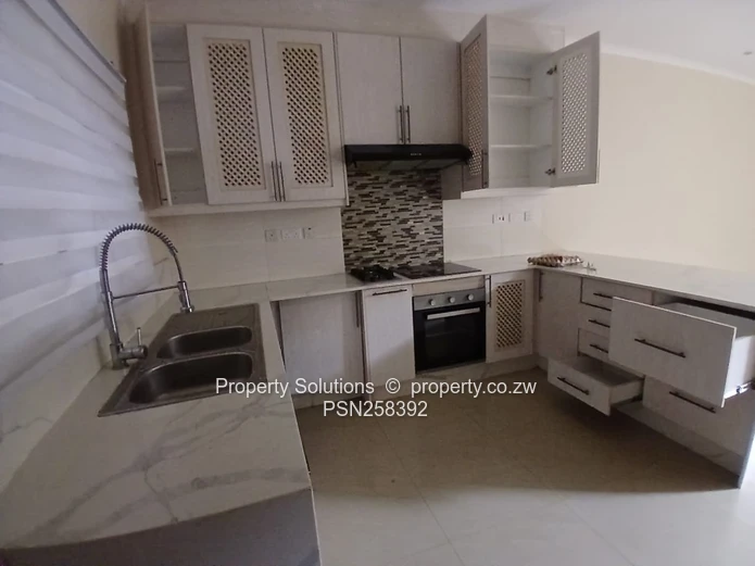 Modern 3-Bedroom Townhouse to Rent in Greencroft