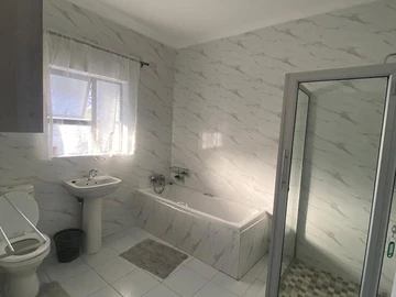 3 Bedroom Flat & Apartment