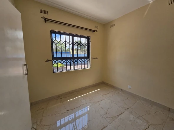 3 Bedroom Flat & Apartment