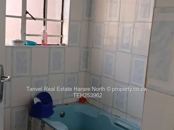 Old Zimre Park.110k.neg.4beds,main bedroom has ensuite and fitted wardrobes. Fitted kitchen.Deeds