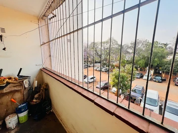 2 Bedroom Flat & Apartment