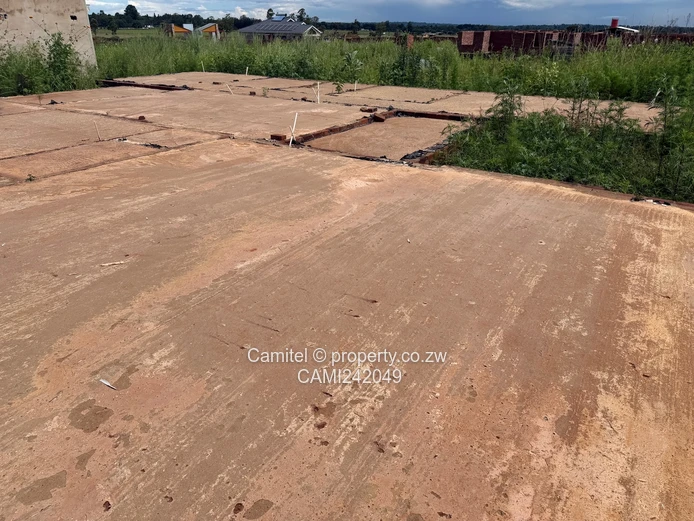 Nyeredzi Ridge 500sqm with deeds at slab level with 4 beds