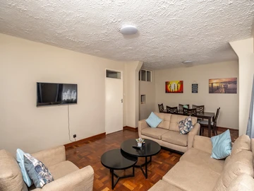 2 Bedroom Flat & Apartment