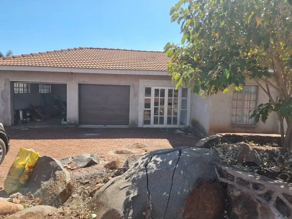 5 Bedroom House