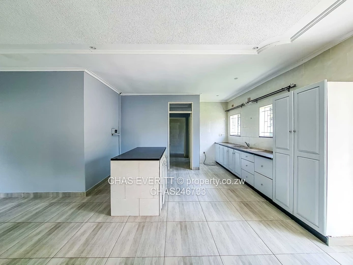 Two Bedroomed Garden Flat In Meyrick Park 